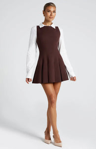 Vintage marrom mini vestido halter sem costas hem plissado - Sallomin