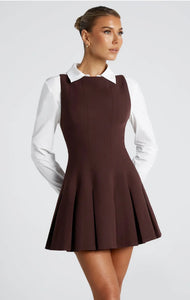 Vintage marrom mini vestido halter sem costas hem plissado - Sallomin